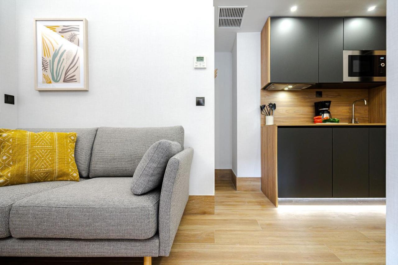 Feelathome Ventas Suites Madrid Esterno foto