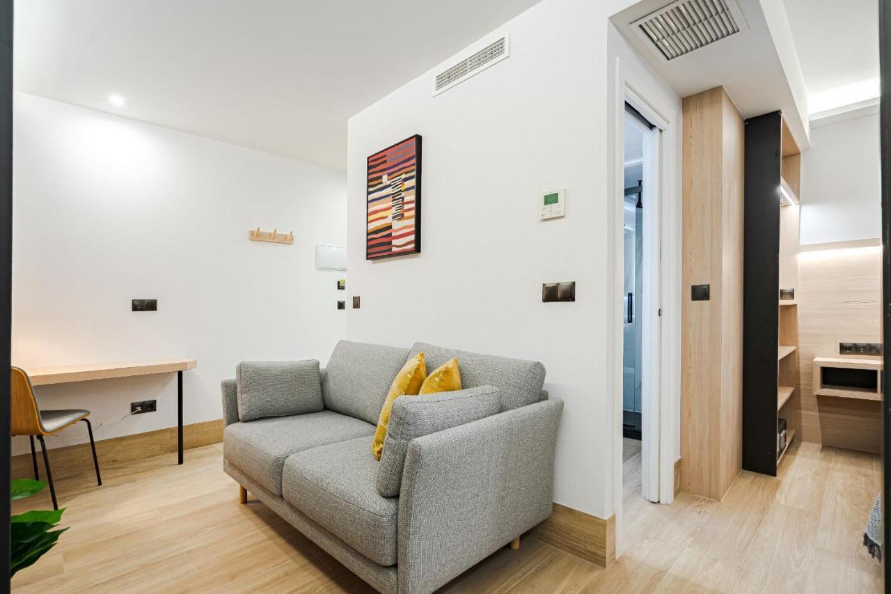 Feelathome Ventas Suites Madrid Esterno foto