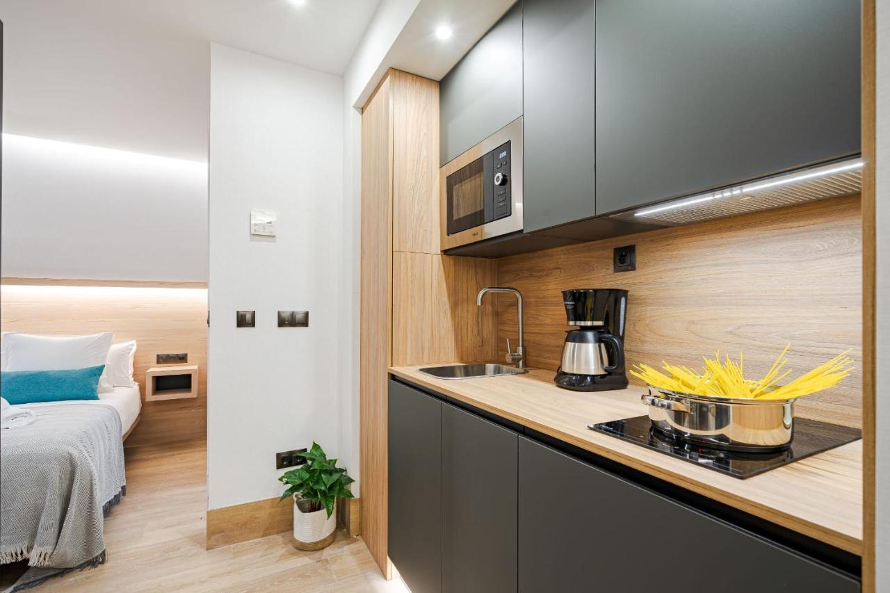 Feelathome Ventas Suites Madrid Esterno foto