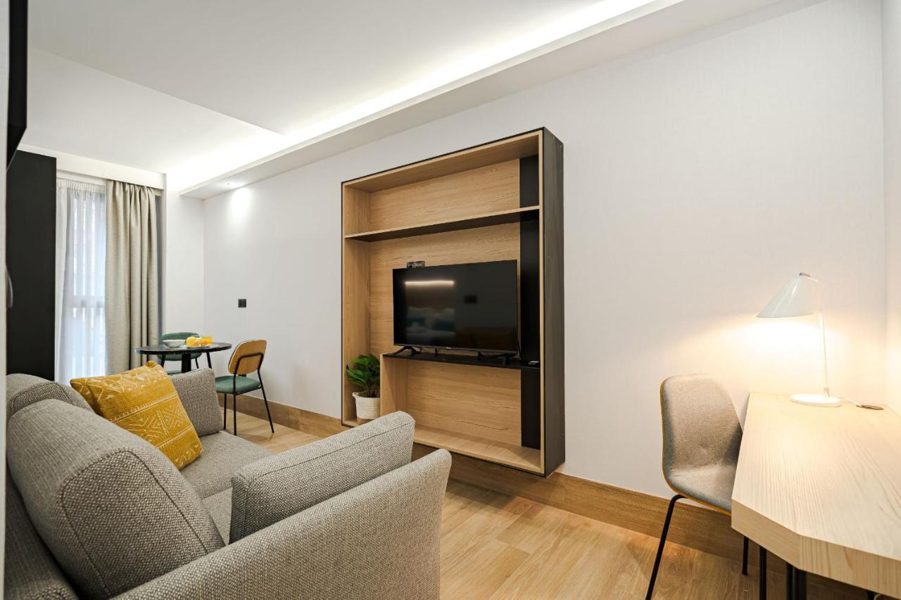 Feelathome Ventas Suites Madrid Esterno foto