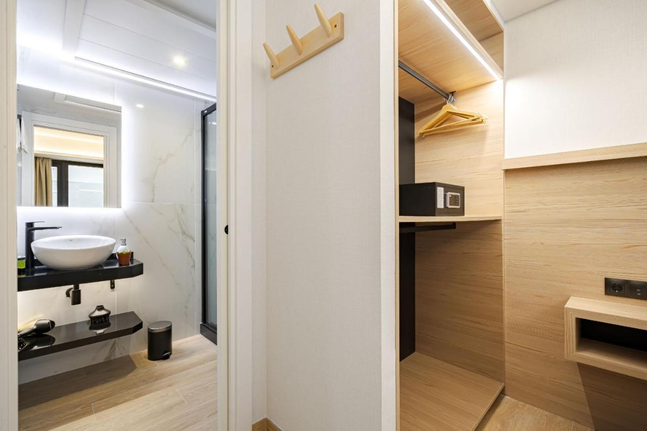 Feelathome Ventas Suites Madrid Esterno foto