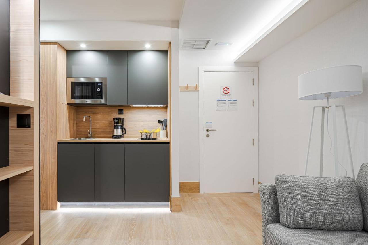 Feelathome Ventas Suites Madrid Esterno foto