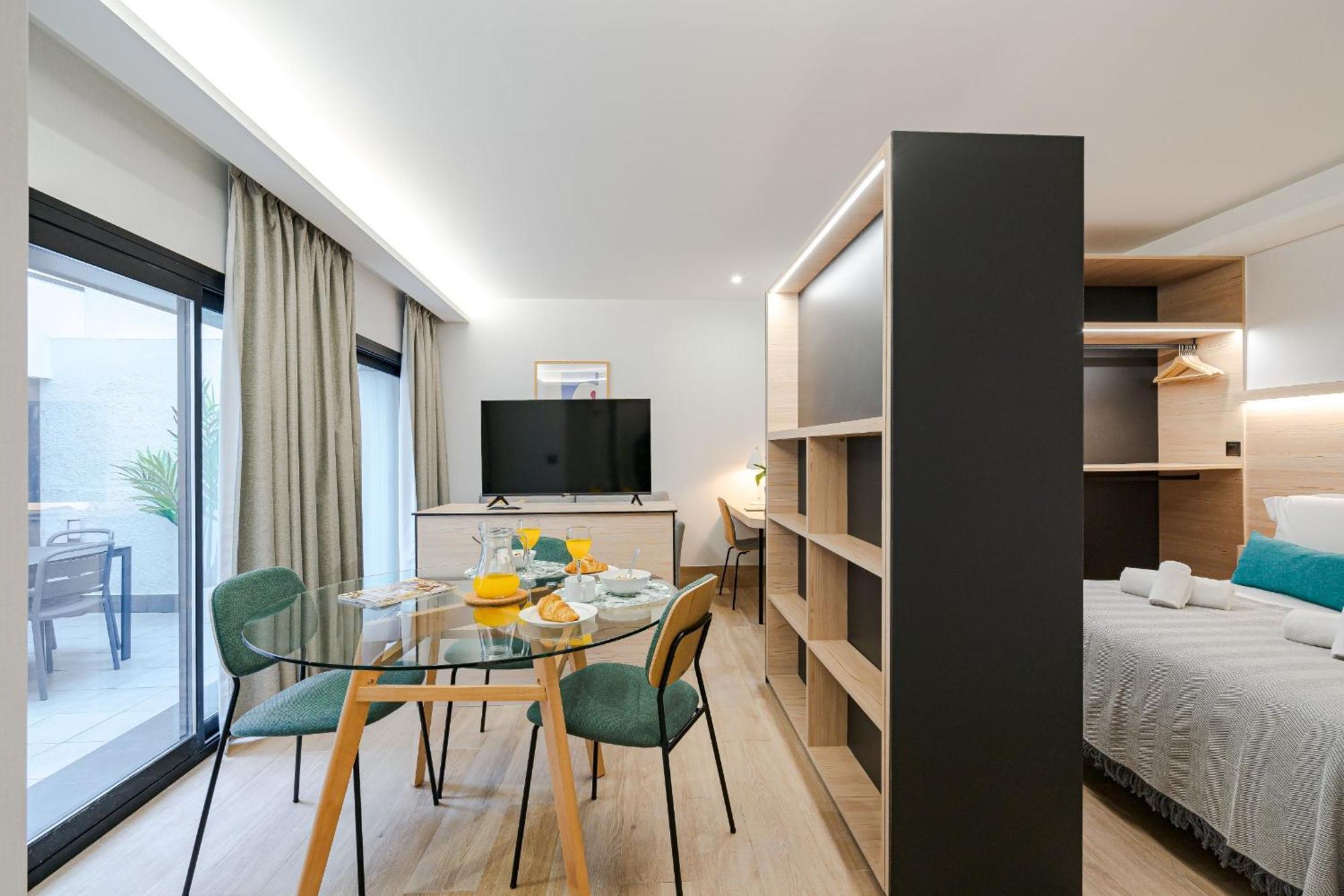 Feelathome Ventas Suites Madrid Esterno foto